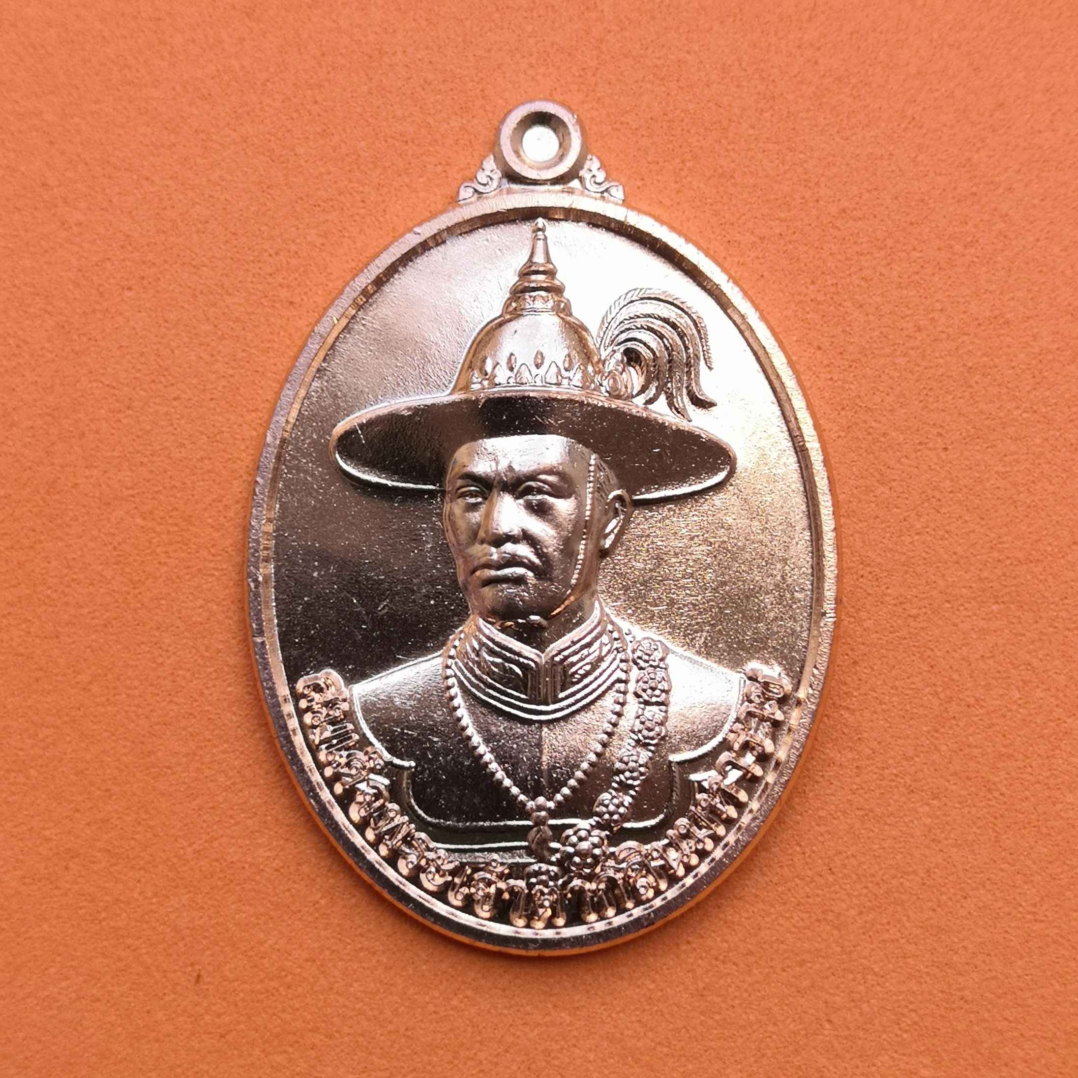 เหรียญ พระเจ้าตากสินมหาราช ฉลองครบรอบ 250 ปี แห่งการกู้เอกราช พศ 2560 เนื้อทองแดง สูง 3.2 เซน