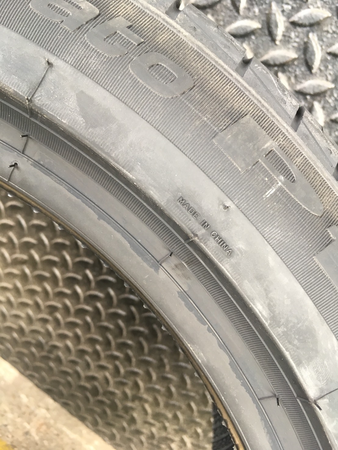 PIRELLI Cinturato P1 215-50-17 เส้น 6500 ปี18 ซื้อ2แถม2 ตัวใหม่ล่าสุด