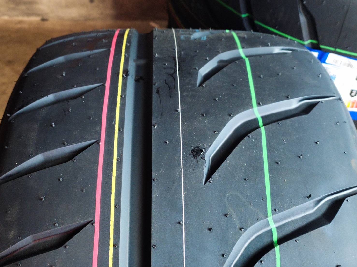 TOYO PROXES R888R 265/35ZR18