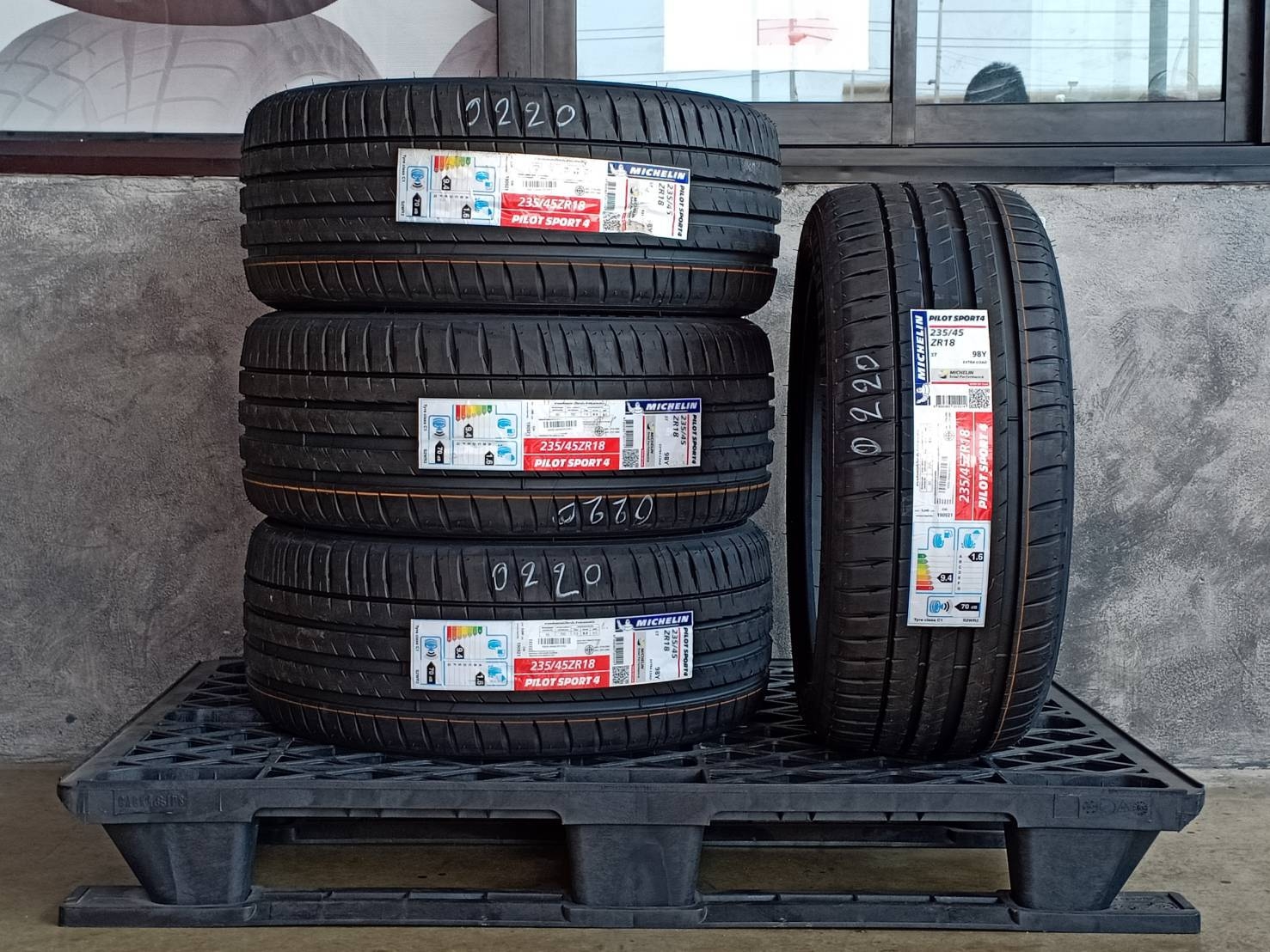 MICHELIN 235/45ZR18 PILOT SPORT 4ST 98Y MADE IN THAILAND