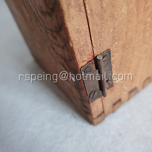 กล้องจุลทรรศน์เก่า 60X-450X BIDHAYA-BHAND พร้อมกล่องไม้ และกล่องแผ่นกระจกตัวอย่างวัตถุ (Microscope Slides)