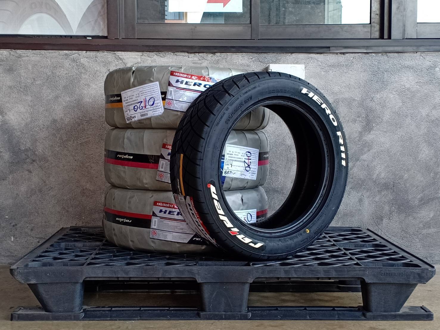 RAIDEN 195/50R15 HERO R111