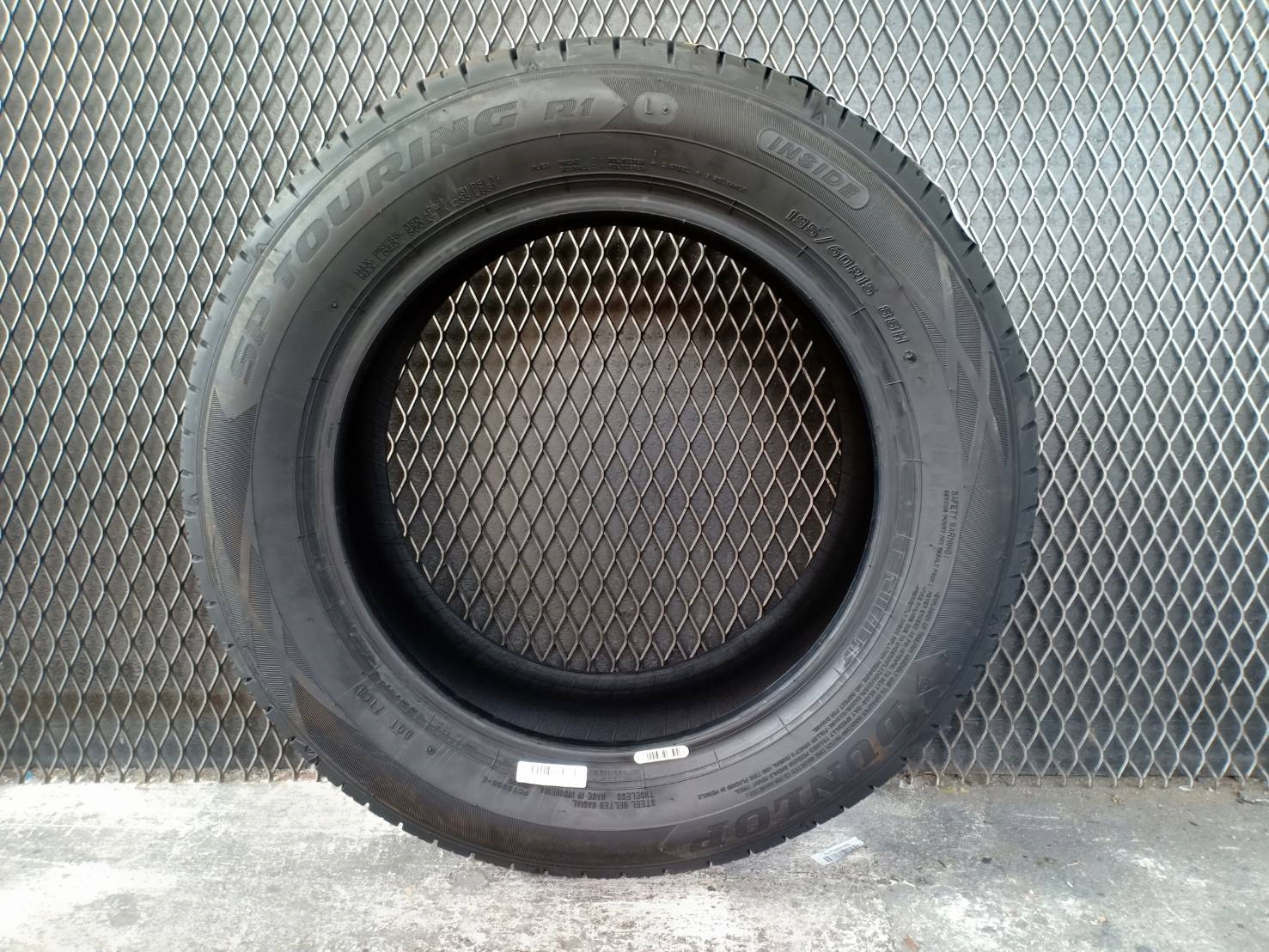 ยางใหม่ DUNLOP R1 195-60-15 ราคาถูก