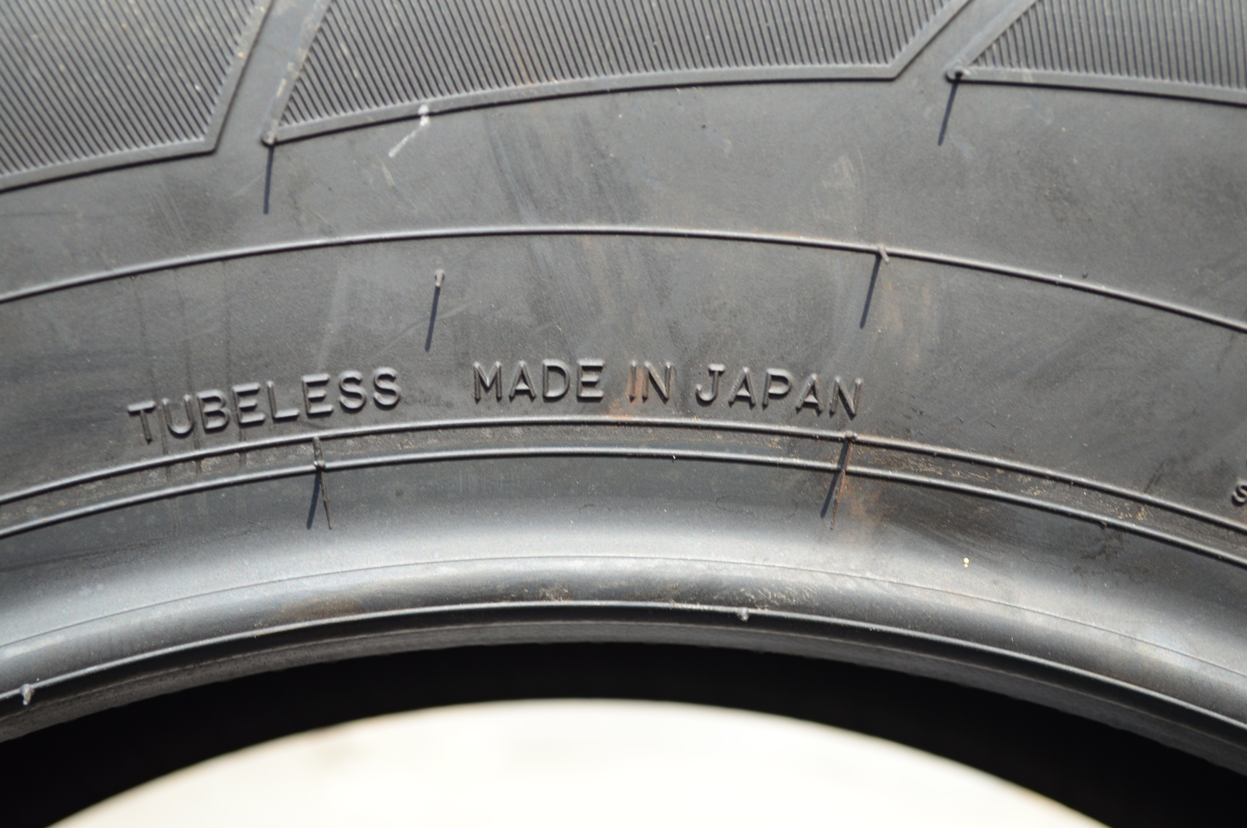 DUNLOP SP SPORT MAXX050+ 235/65R18 ปี16 ขาย 4500 ปกติ 9800