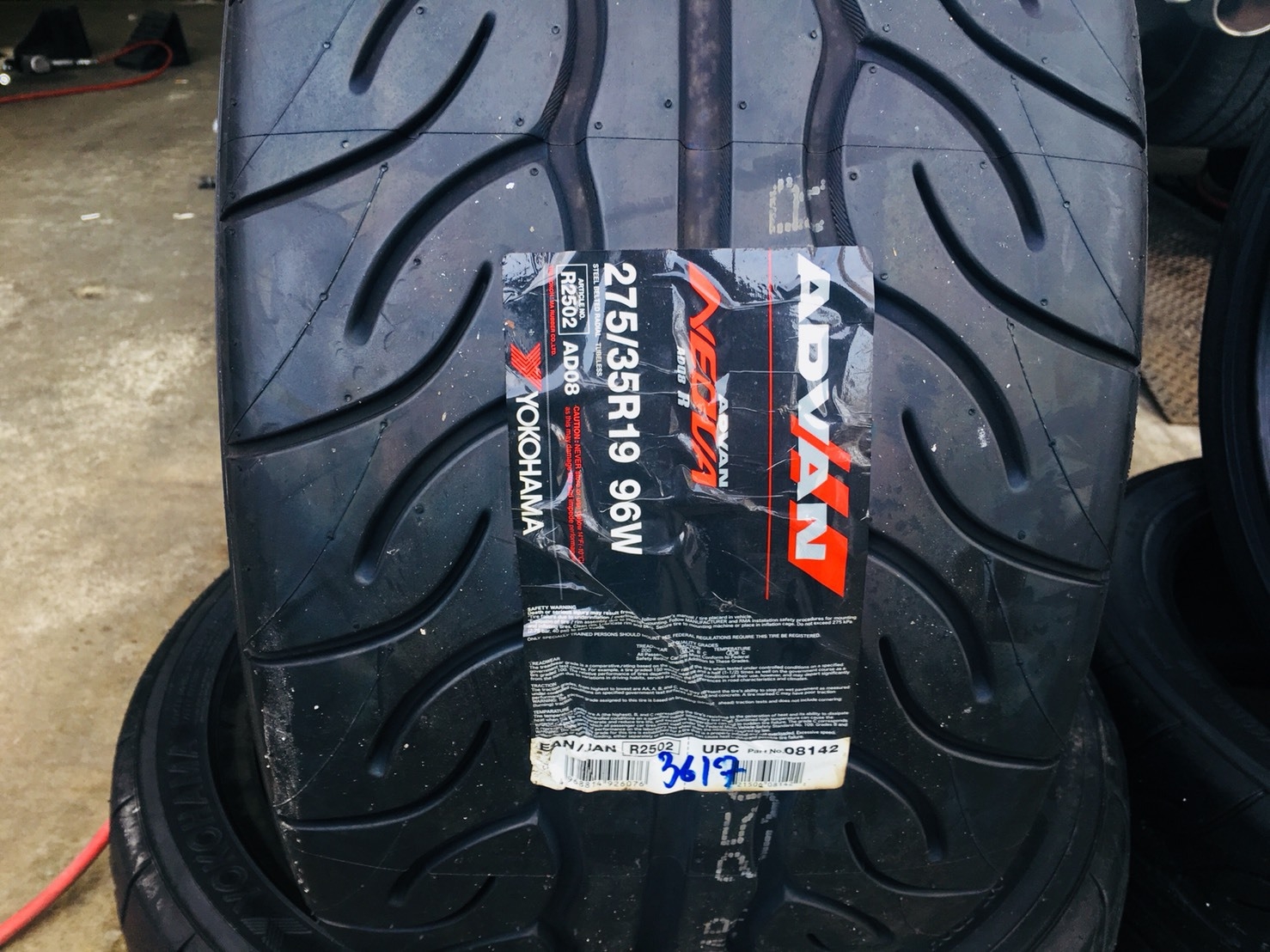 YOKOHAMA NEOVA AD08R 275/35R19 ราคาพิเศษ