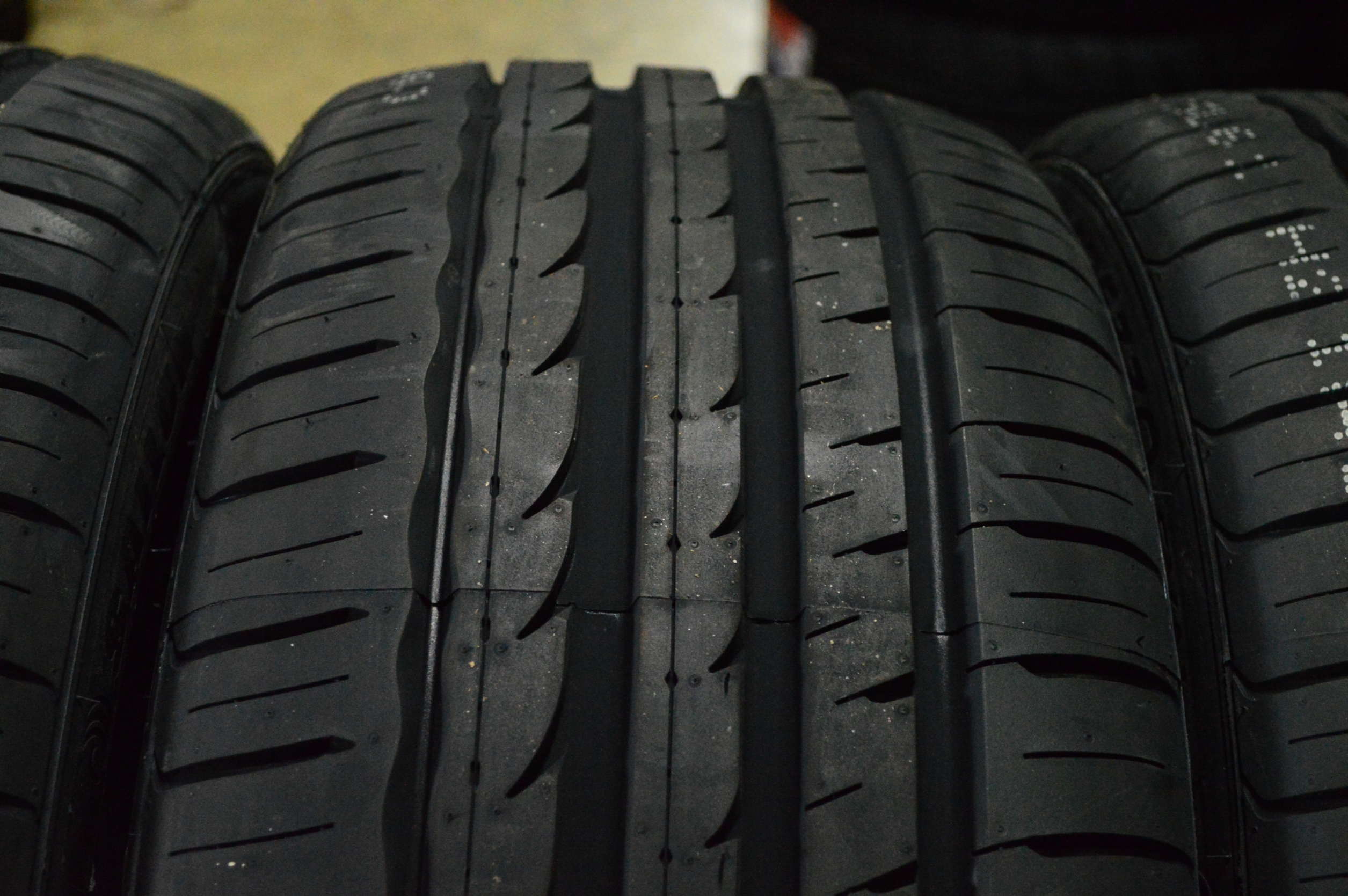 ATREZZO SVA1 245W45S18 เส้น 2500 ปี17 ลดราคาพิเศษ