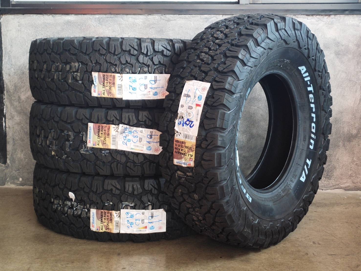 BFGOODRICH ATKO2 265/75R16 119/116R PR8