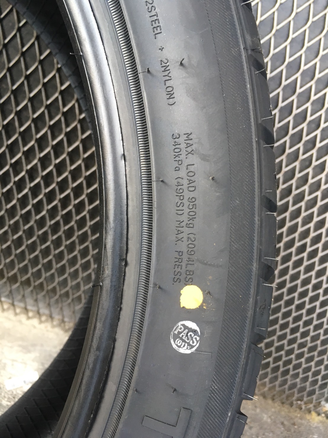 ยางใหม่ปี19 VERSATYRE 265/40-22 ราคาถูก