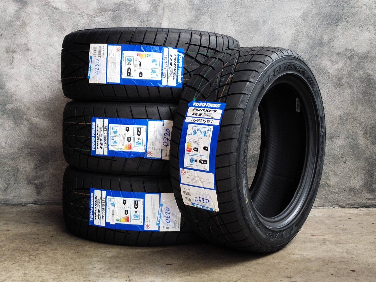 TOYO PROXES R1R 195/50R15 82V