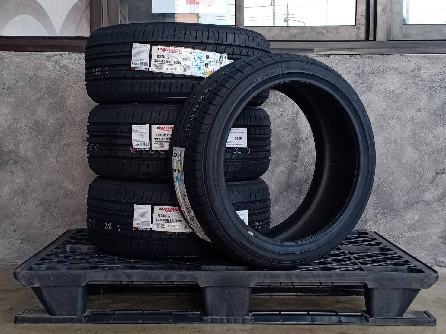 YOKOHAMA ALLIANCE 030EX 225/40R18 92W JAPAN