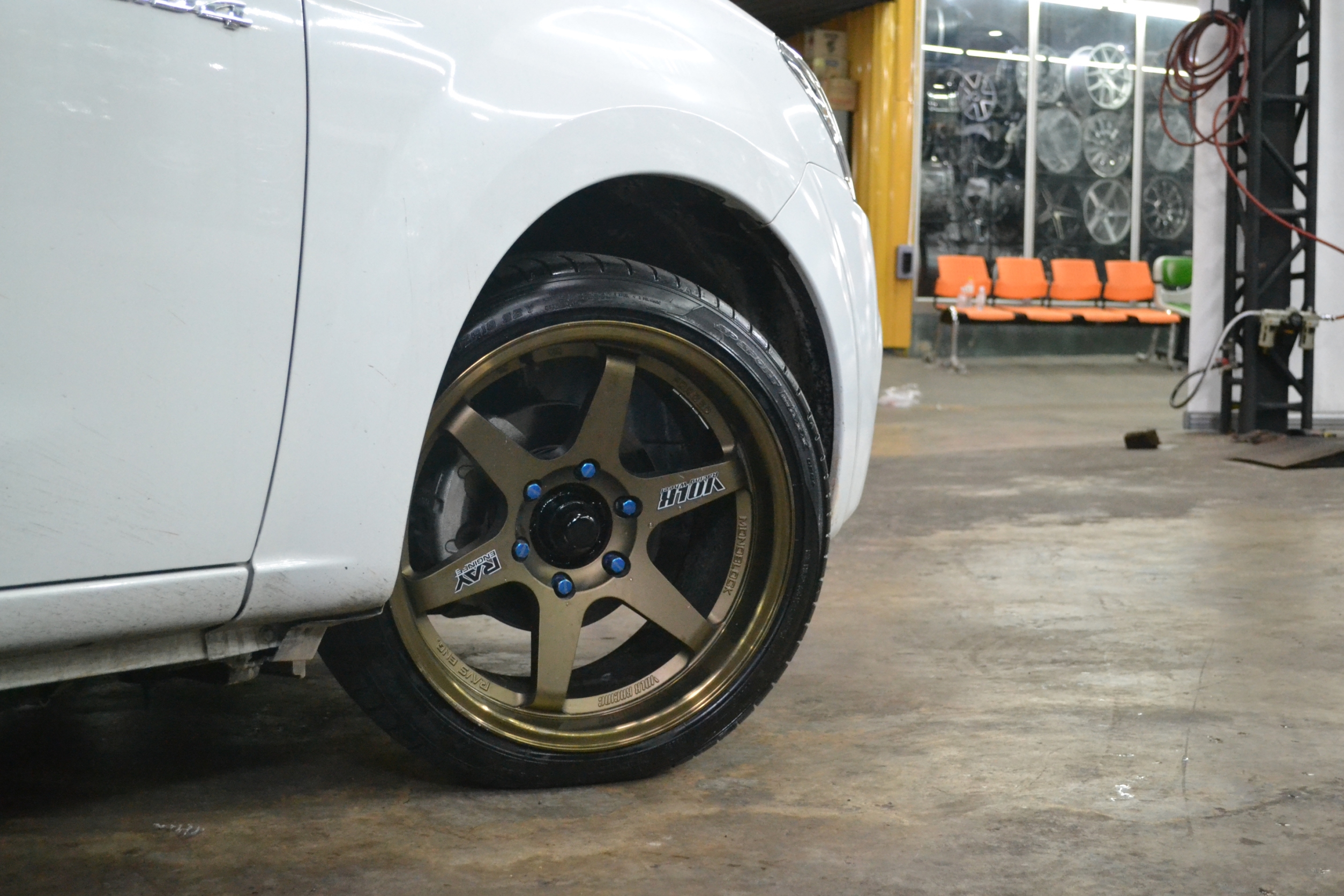 DUNLOP SP SPORT MAXX050+ 235/40R18 ขาย 3750 ปกติ 9000