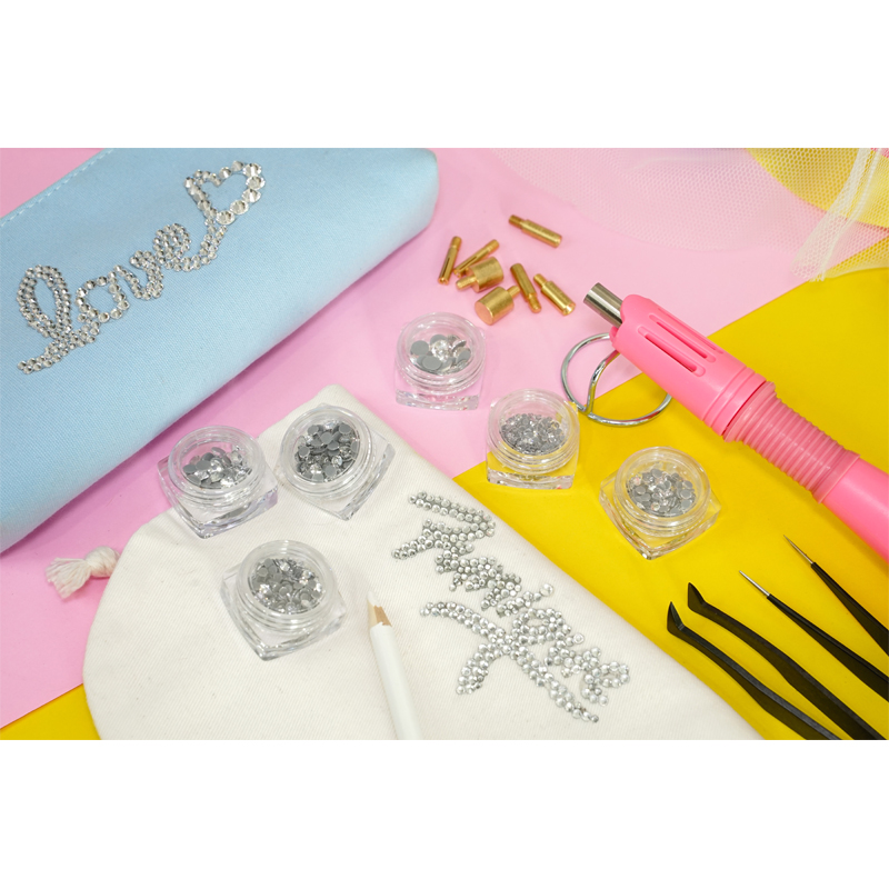 ชุดด้ามติดเพชรแวววาว Diamond Hotfix สร้างผลงานวิบวับ ง่ายๆด้วยตัวเอง