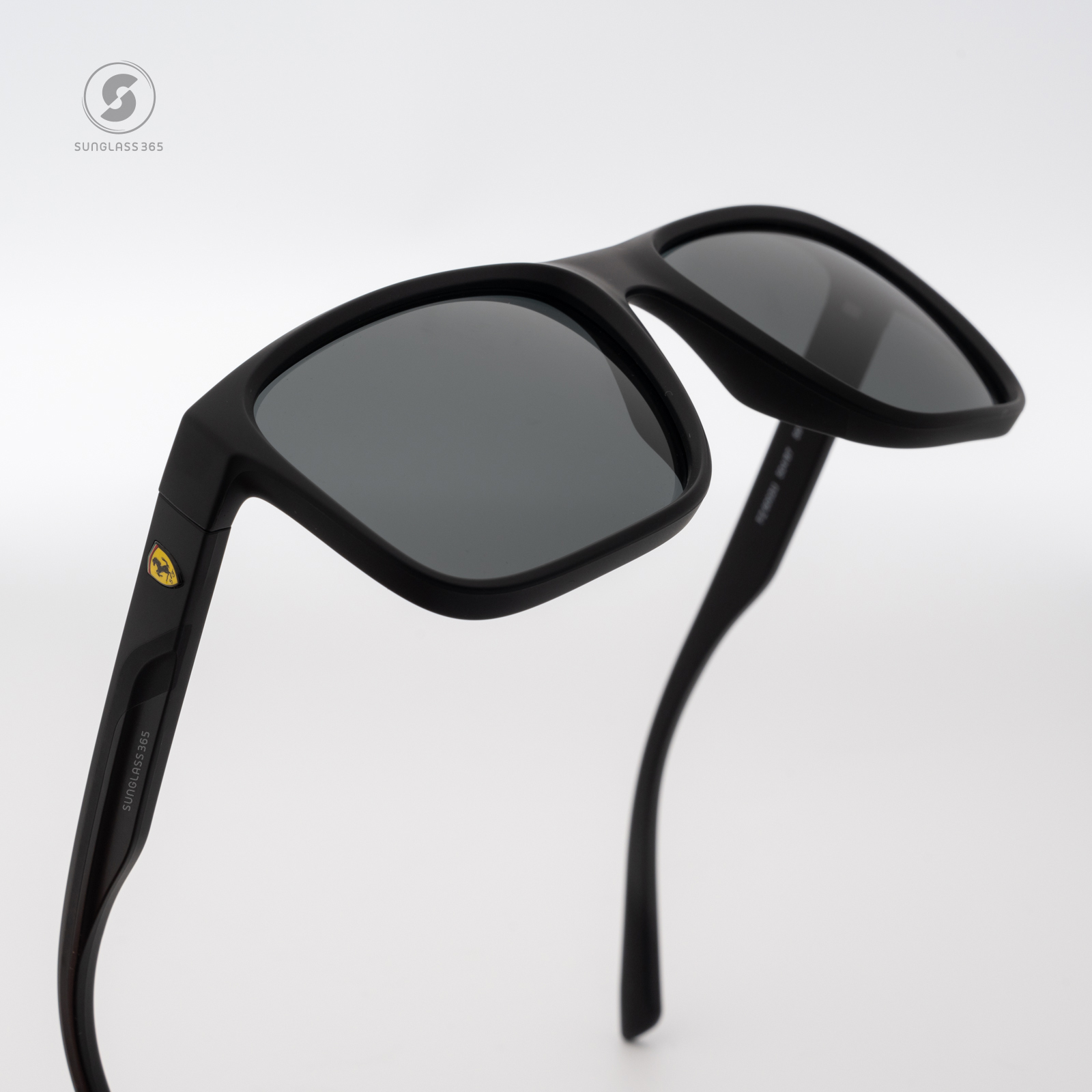 แว่นกันแดด Scuderia Ferrari FZ6002U 504/87