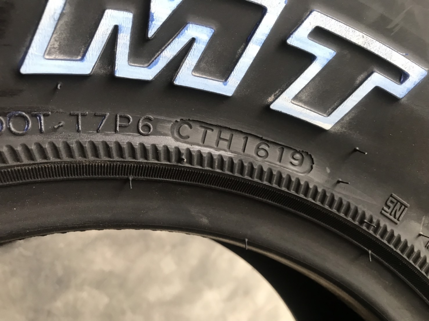 ยางเขาใหม่ ลดราคา HANKOOK MT 33x12.5R15 Y19