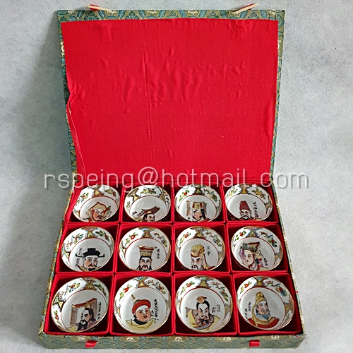ชุดถ้วยน้ำชา ลายจักรพรรดิและจักรพรรดินีจีนวาดมือ 12 ใบ พร้อมกล่อง