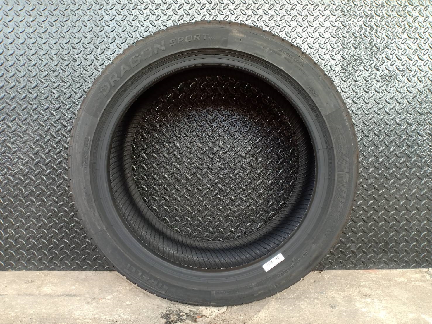 PIRELLI 225/45R18 DRAGON SPORT เส้น 3500 ปกติ 5000