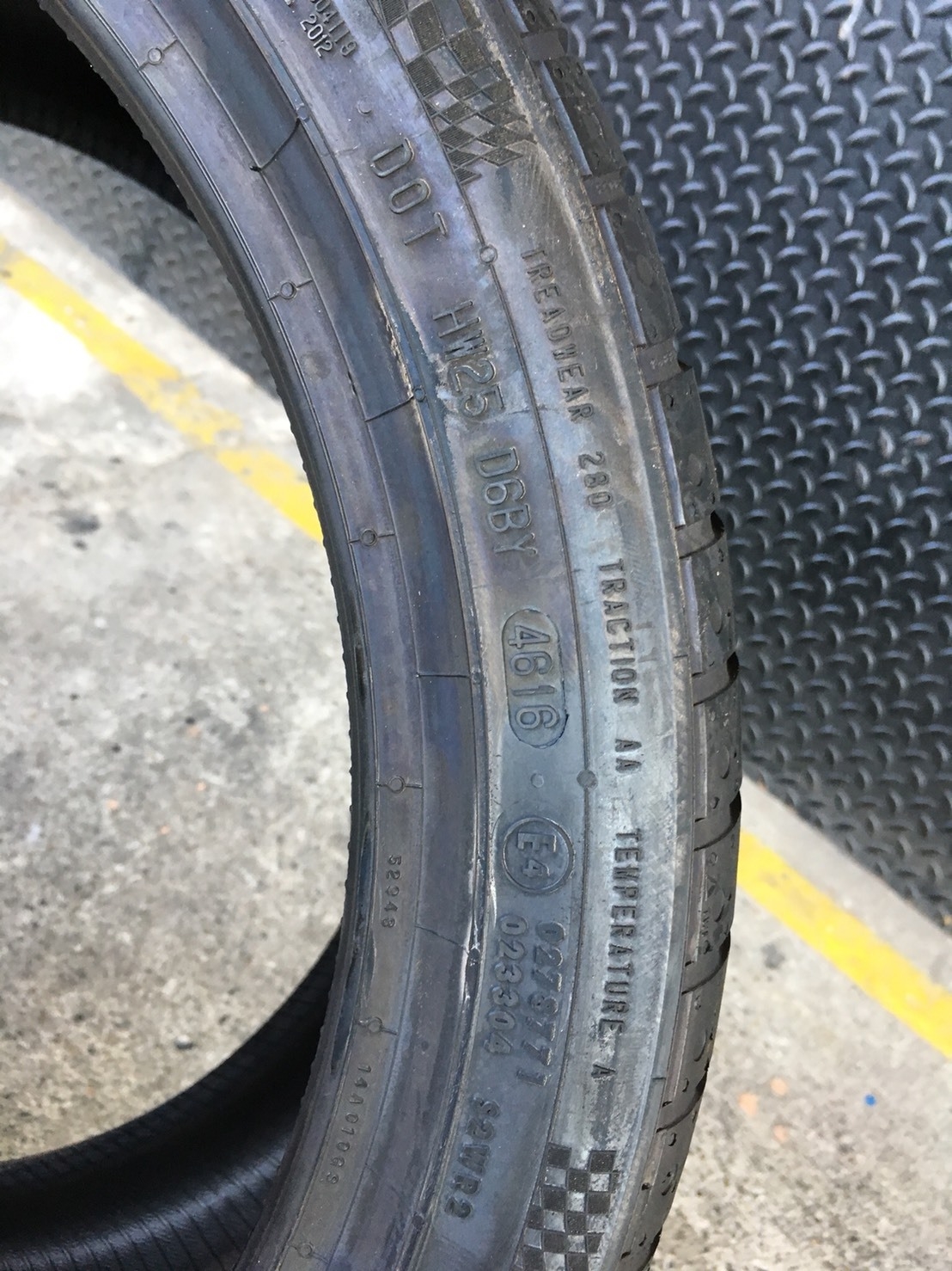 CONTINENTAL CONTACT2 285/30-18 เส้น 6800 ปกติ 15000