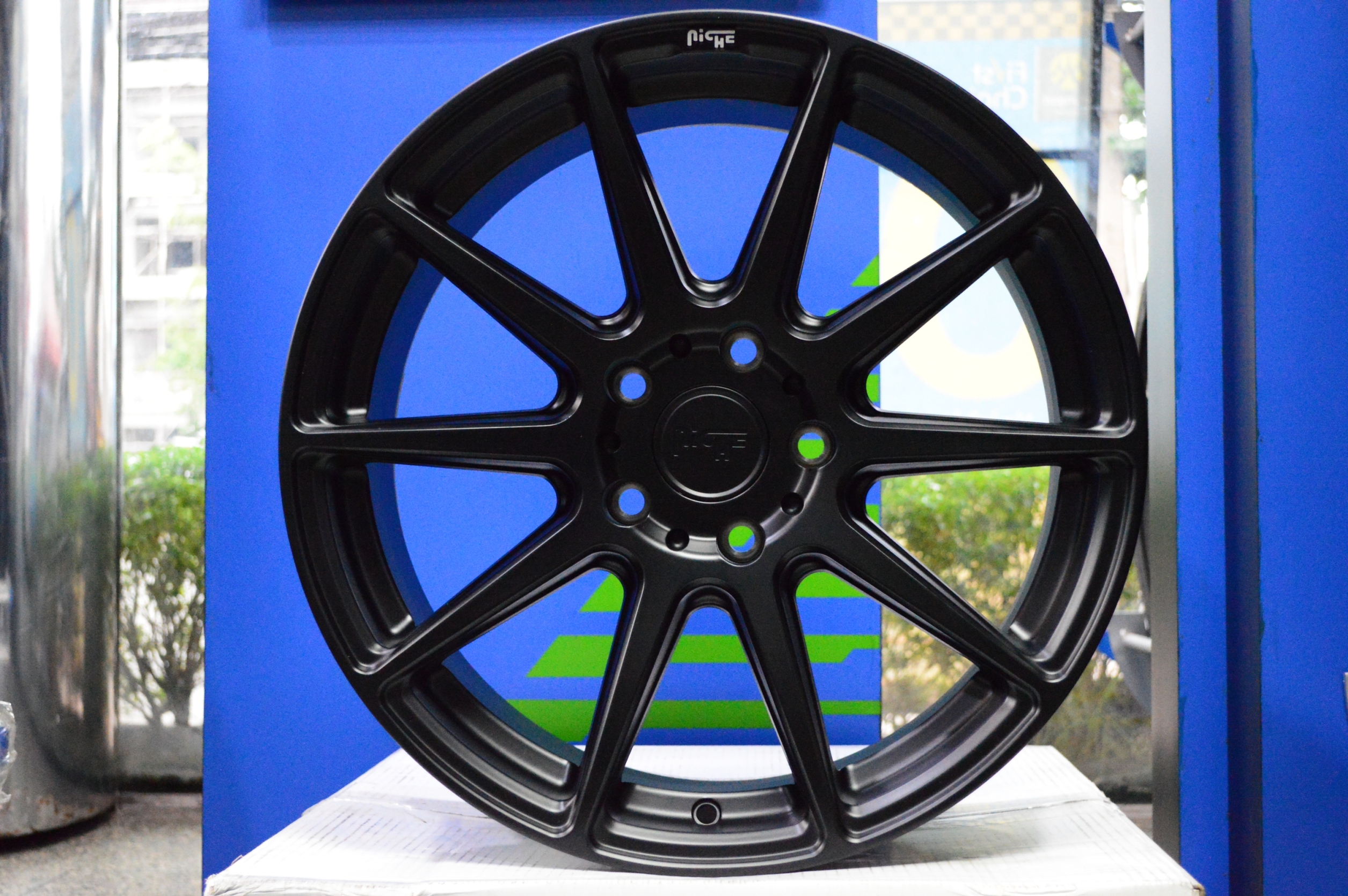 NICHE ESSEN ขอบ18นิ้ว วงละ 9,500.-