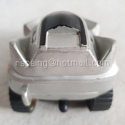 รถแข่งของเล่น สีเงิน