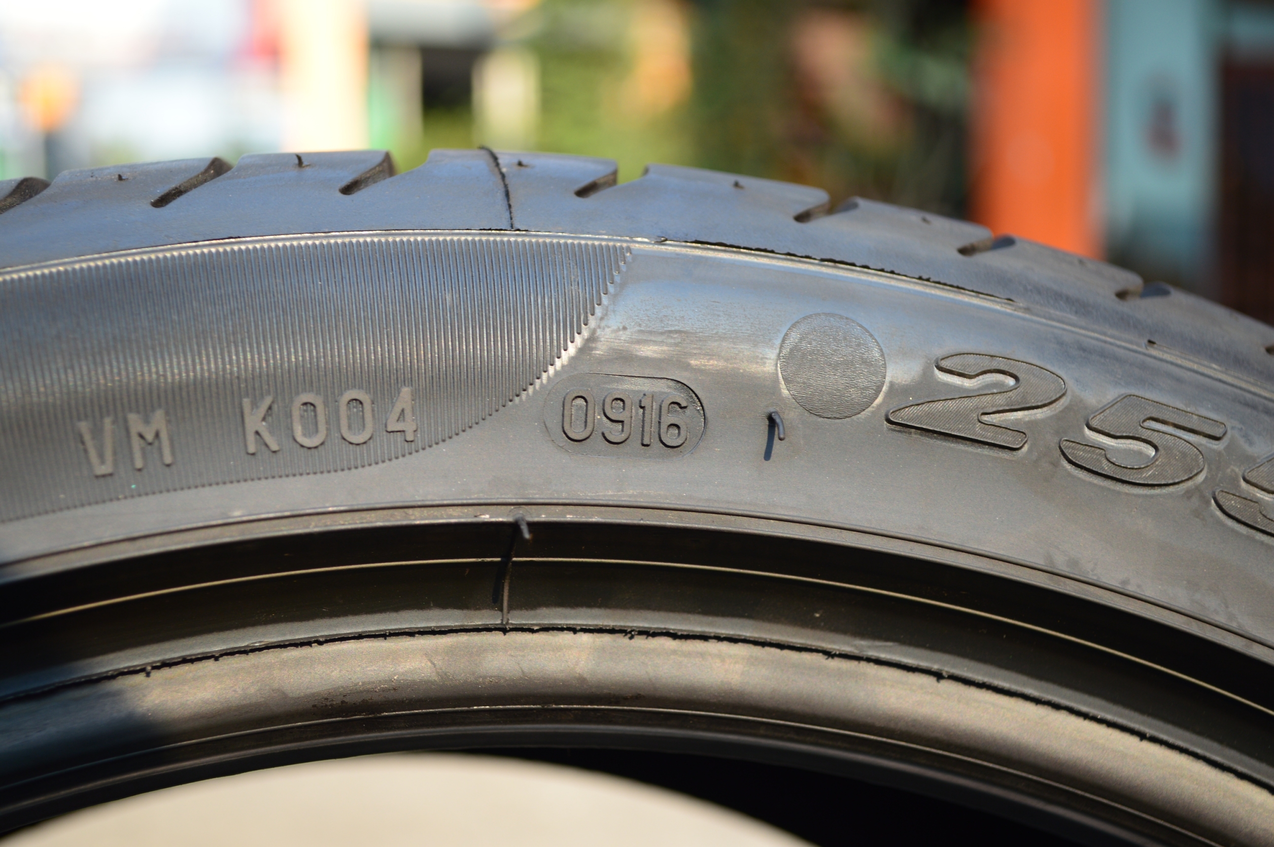 PIRELLI PZERO 255-35-18 เส้น 5800ปกติ 12000