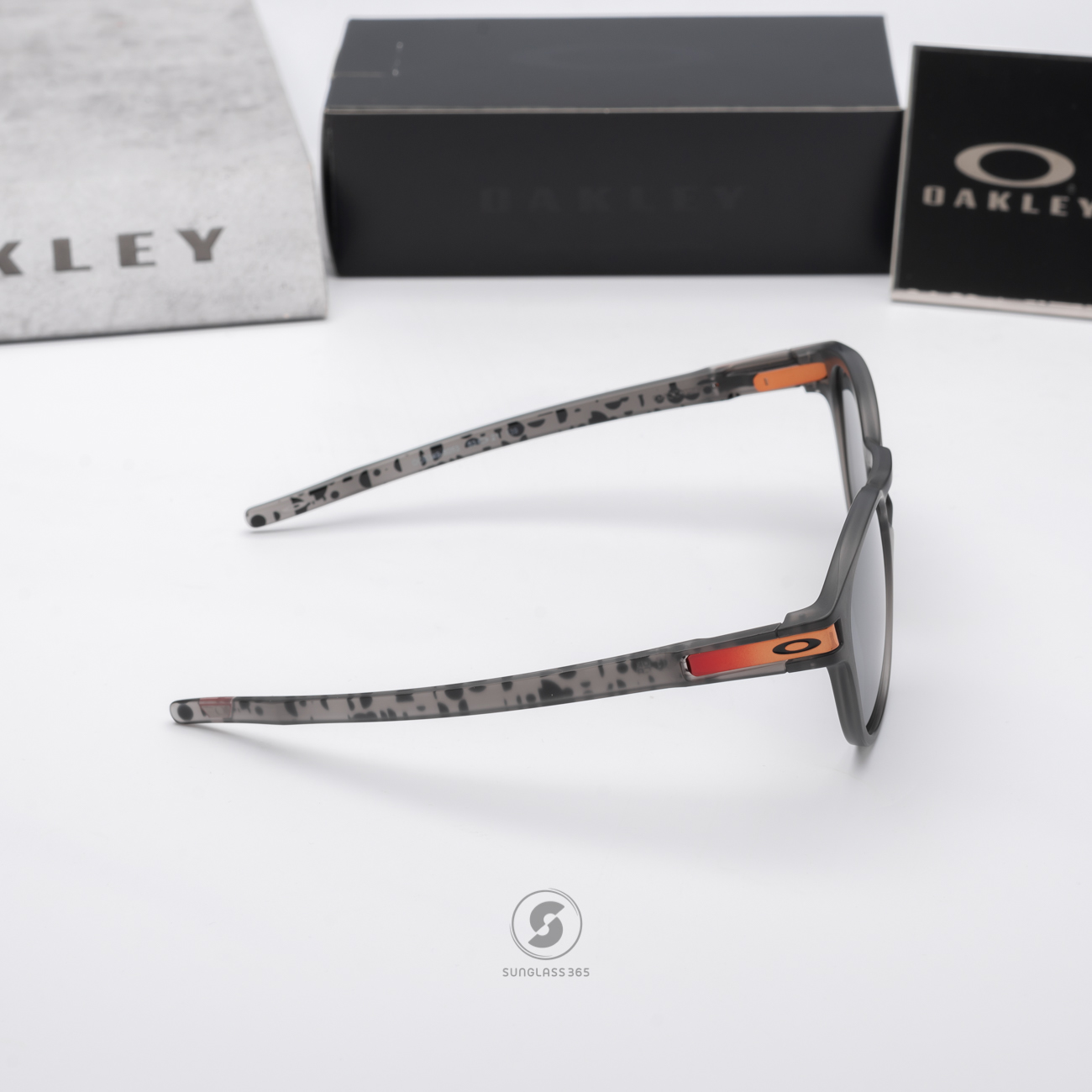 OAKLEY LATCH(A) OO9349-50 Matte Grey Smoke