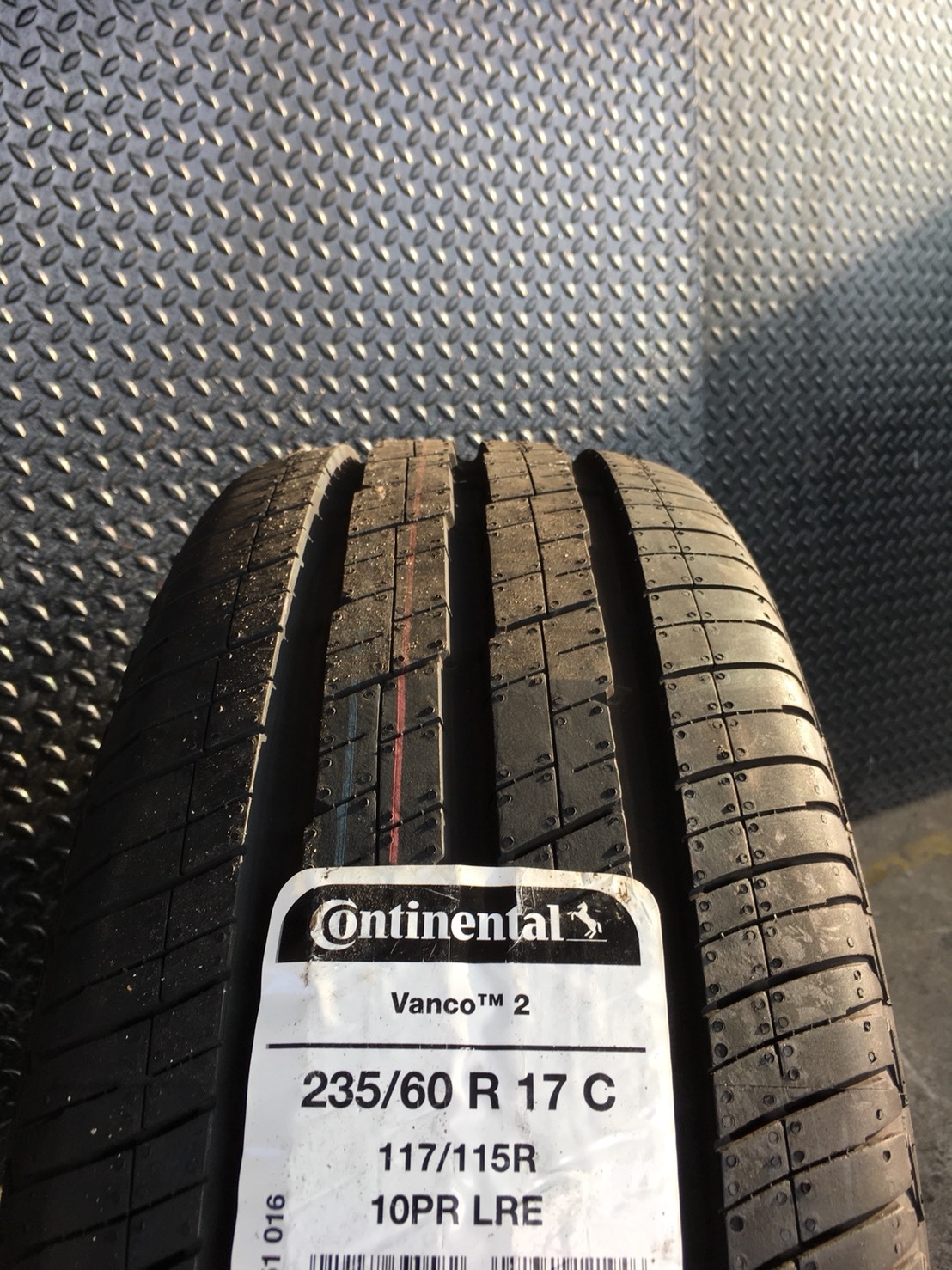 CONTINENTAL VANCO2 235/60-17 เส้น 4800 ปกติ 8500