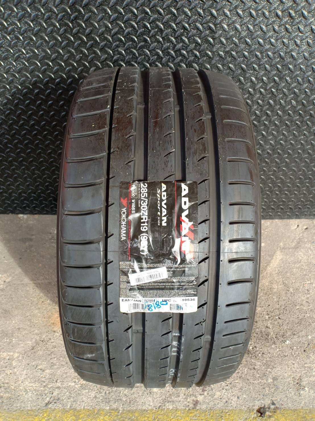 ยางปี18 YOKOHAMA V105 285/30-19 ลดราคาพิเศษ ยางญี่ปุ่น