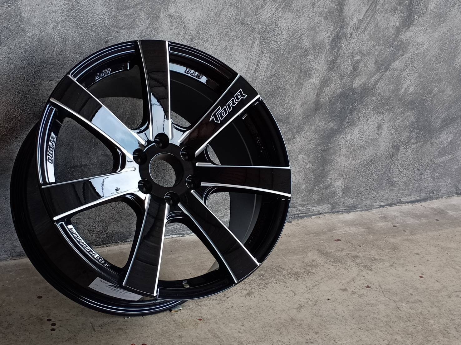 NAVARA GTR RTG 18X9 6H114.3 ต้องการส่วนลดราคาพิเศษ กรุณาสอบถาม