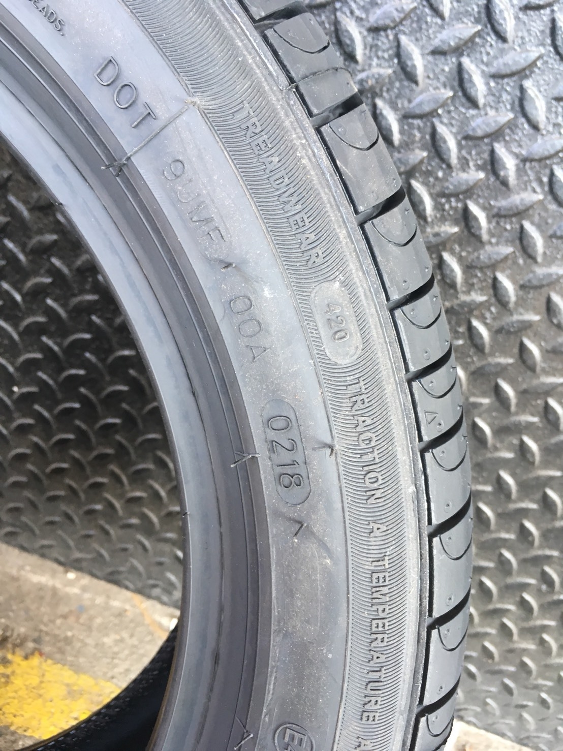 GT RADAIL CHAMPIRO FE1 195-50-15 เส้น 3000 ซื้อ2แถม2 จ่าย 6000 ได้ 4เส้น ปี18