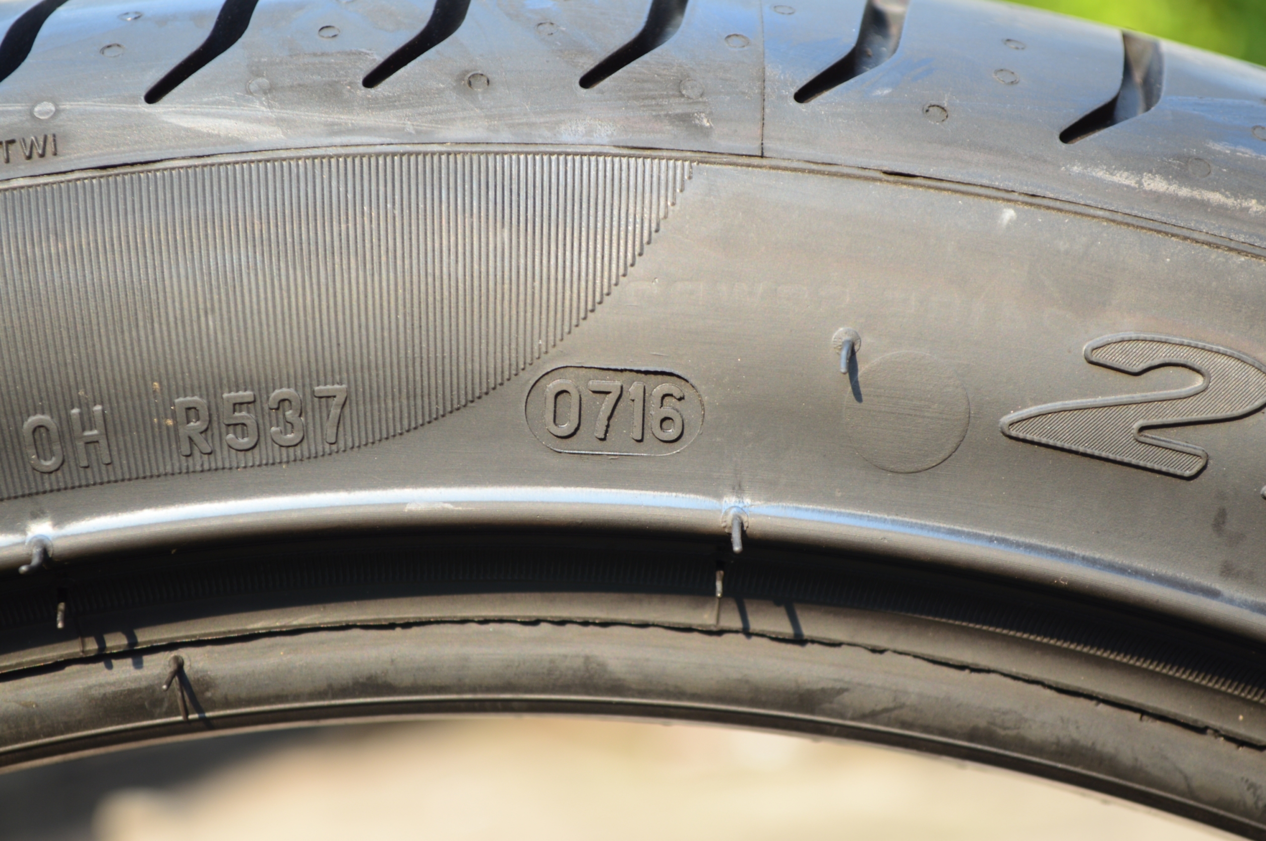 PIRELLI ZERO 275/35-21 เส้น 12500 ปกติ 21000