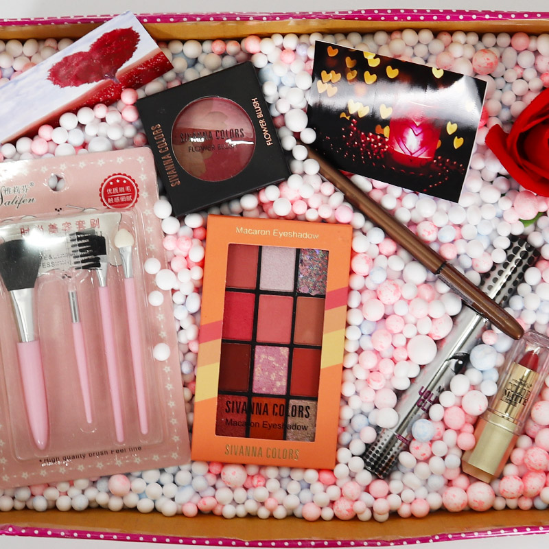 กล่องของขวัญเม็ดโฟม แบบฝาเปิด เซทเครื่องสำอางค์ 6 อย่าง (ตามในตัวเลือกค่ะ) เซ็ตเซอร์ไพรส์