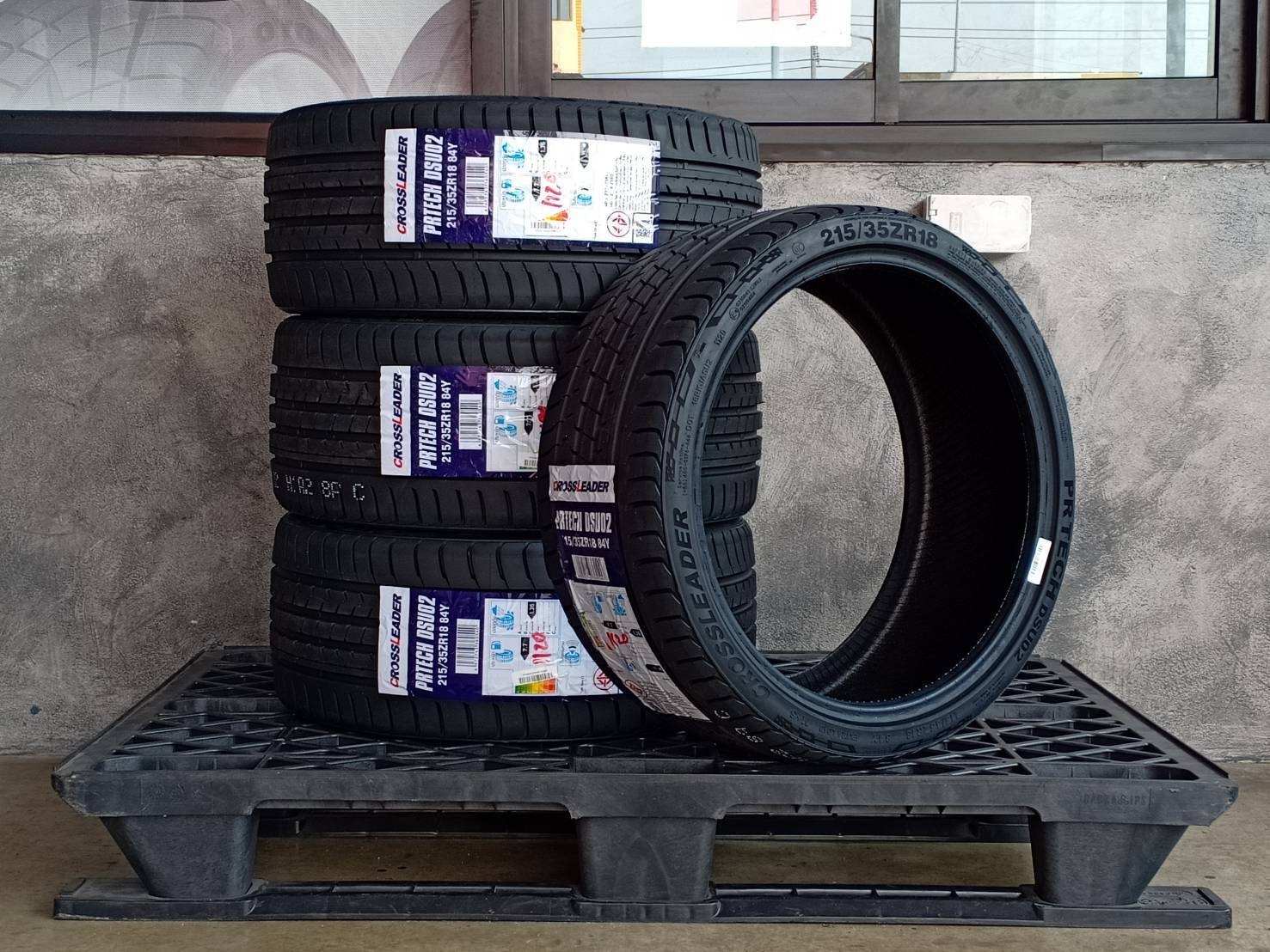 CROSSLEADER PRTECH DSU02 215/35ZR18 ปี20