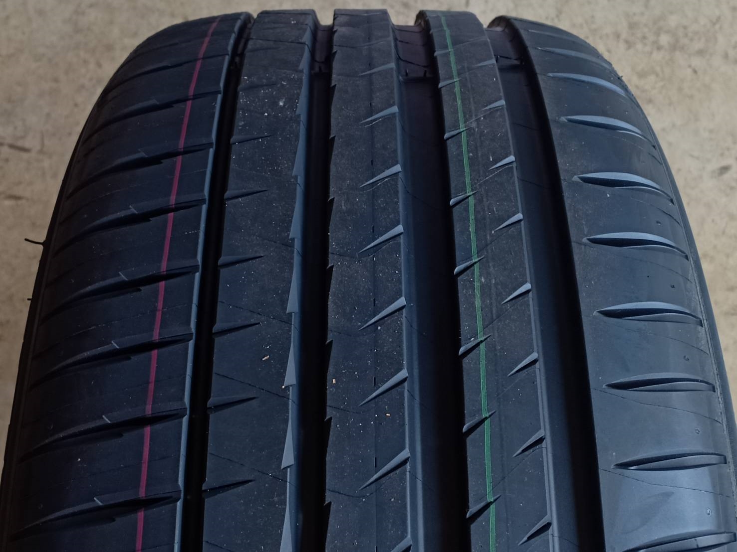 ยางใหม่ MICHELIN PILOTSPORT4ST 225/50-17 ราคาพิเศษ