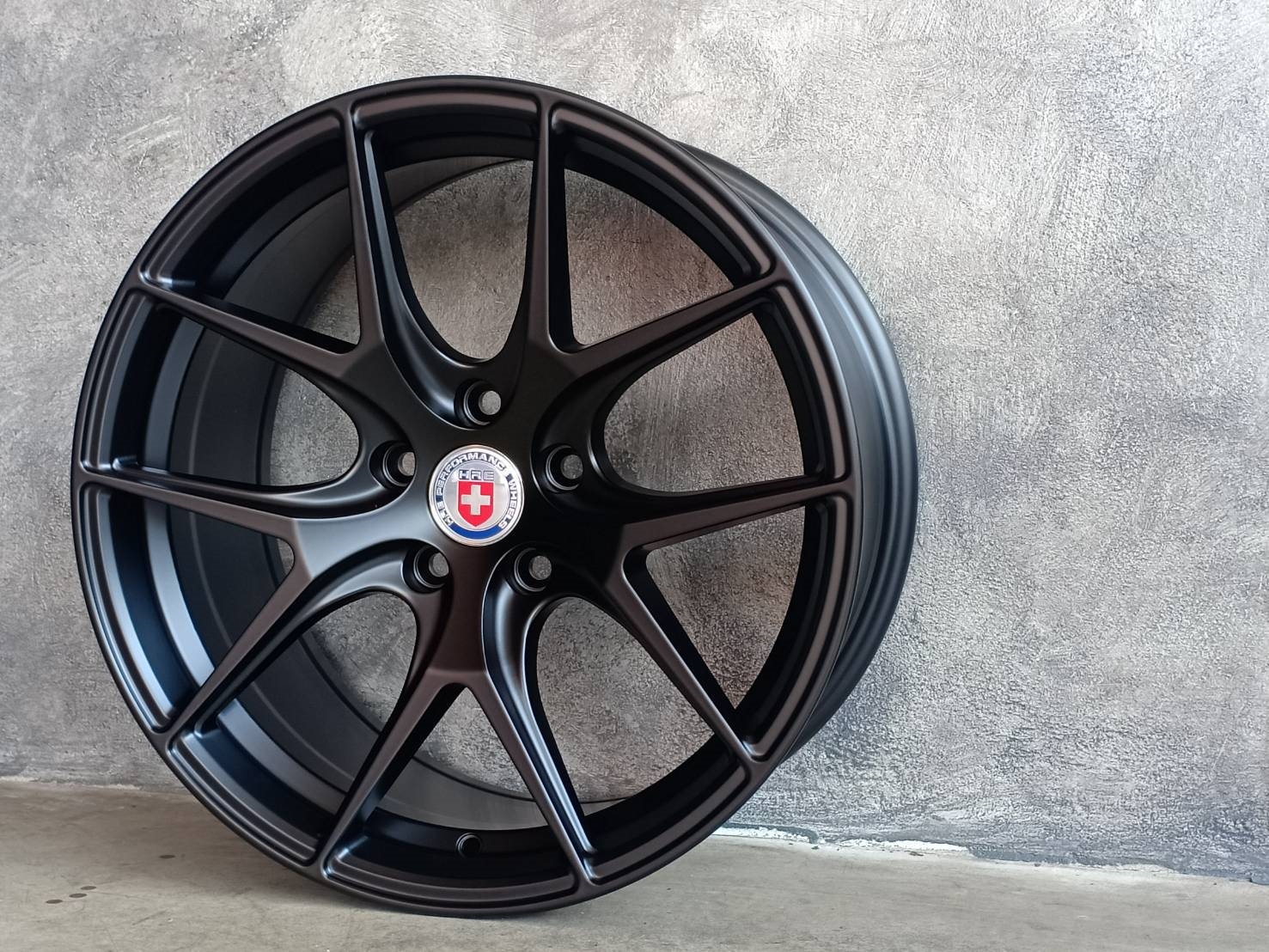 ล้อ HRE 18X8.5 5X114.3 35 73.1 BLACK-FLAT