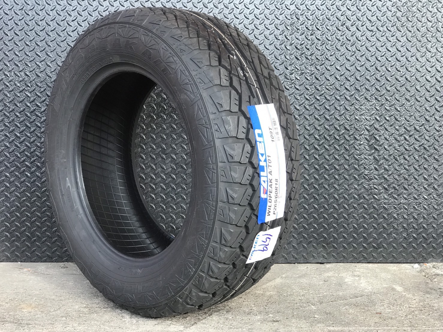 ยางใหม่ FALKEN WILDPEAK AT01 265/60R18 ปี19 สายลุย ราคาถูก