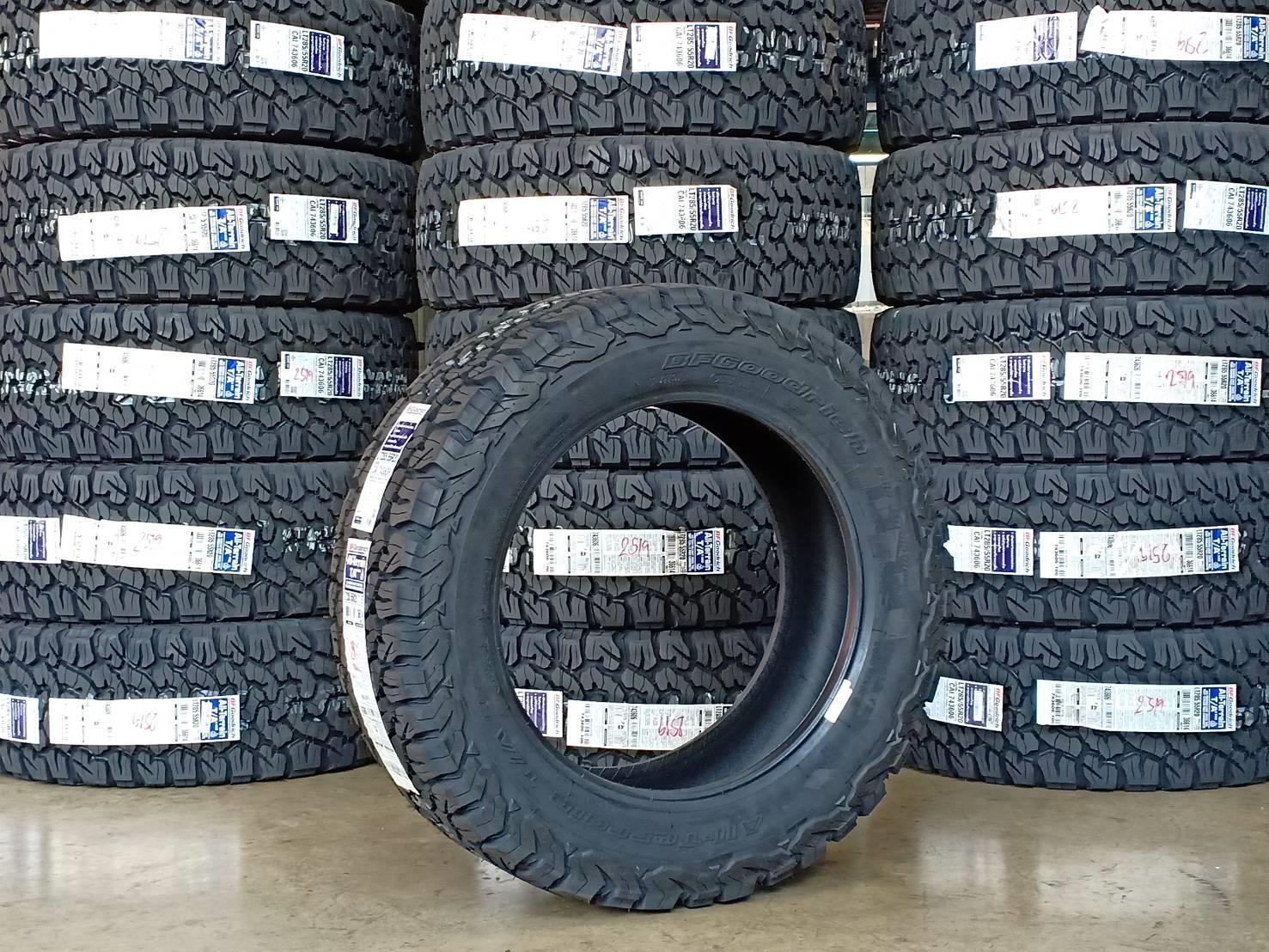BF-GOODRICH ALL TERRAIN T/A KO2 285/55R20 ปี19