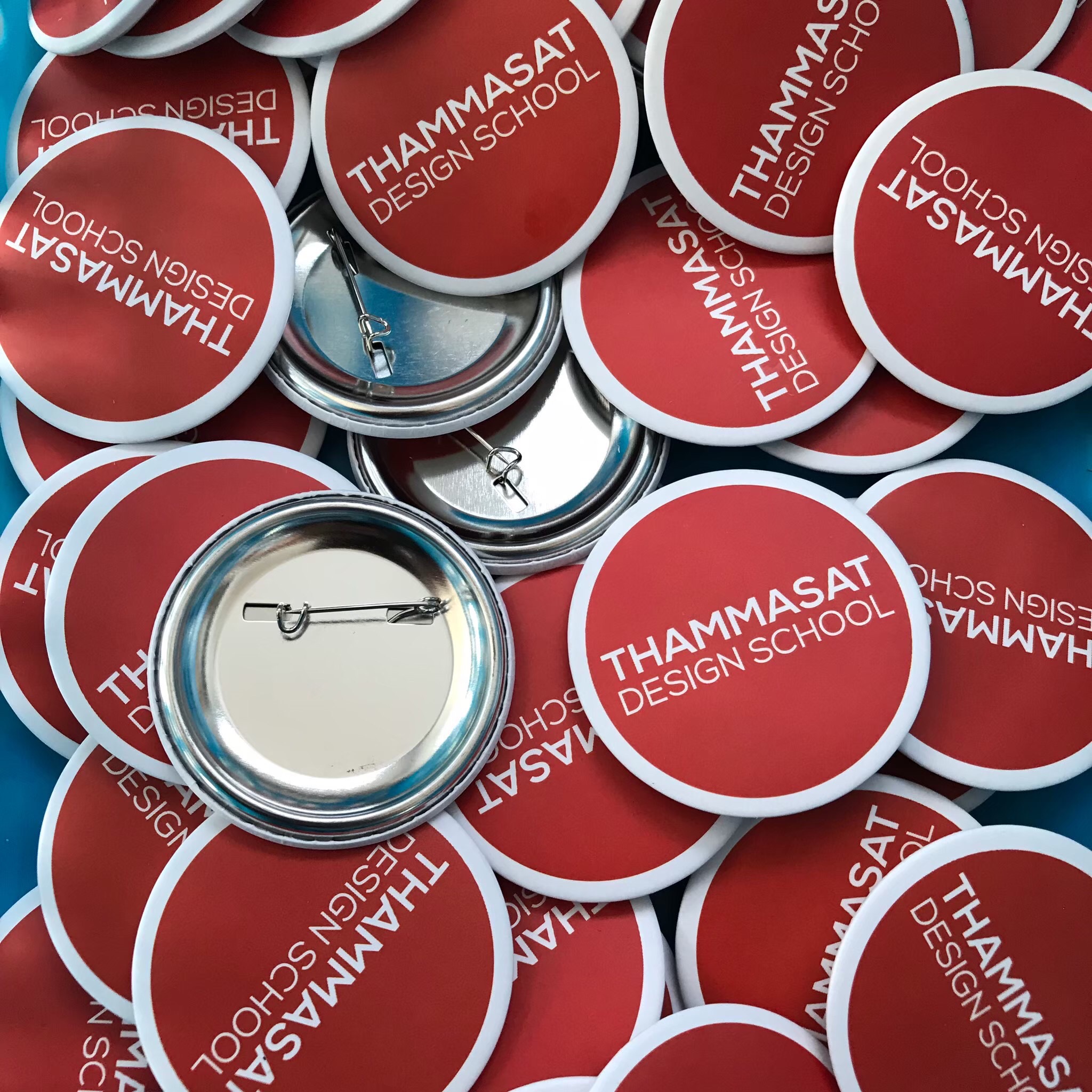 เข็มกลัดวงกลม หลังอลูมิเนียม เข็มกลัดอลูมิเนียม Aluminium badge