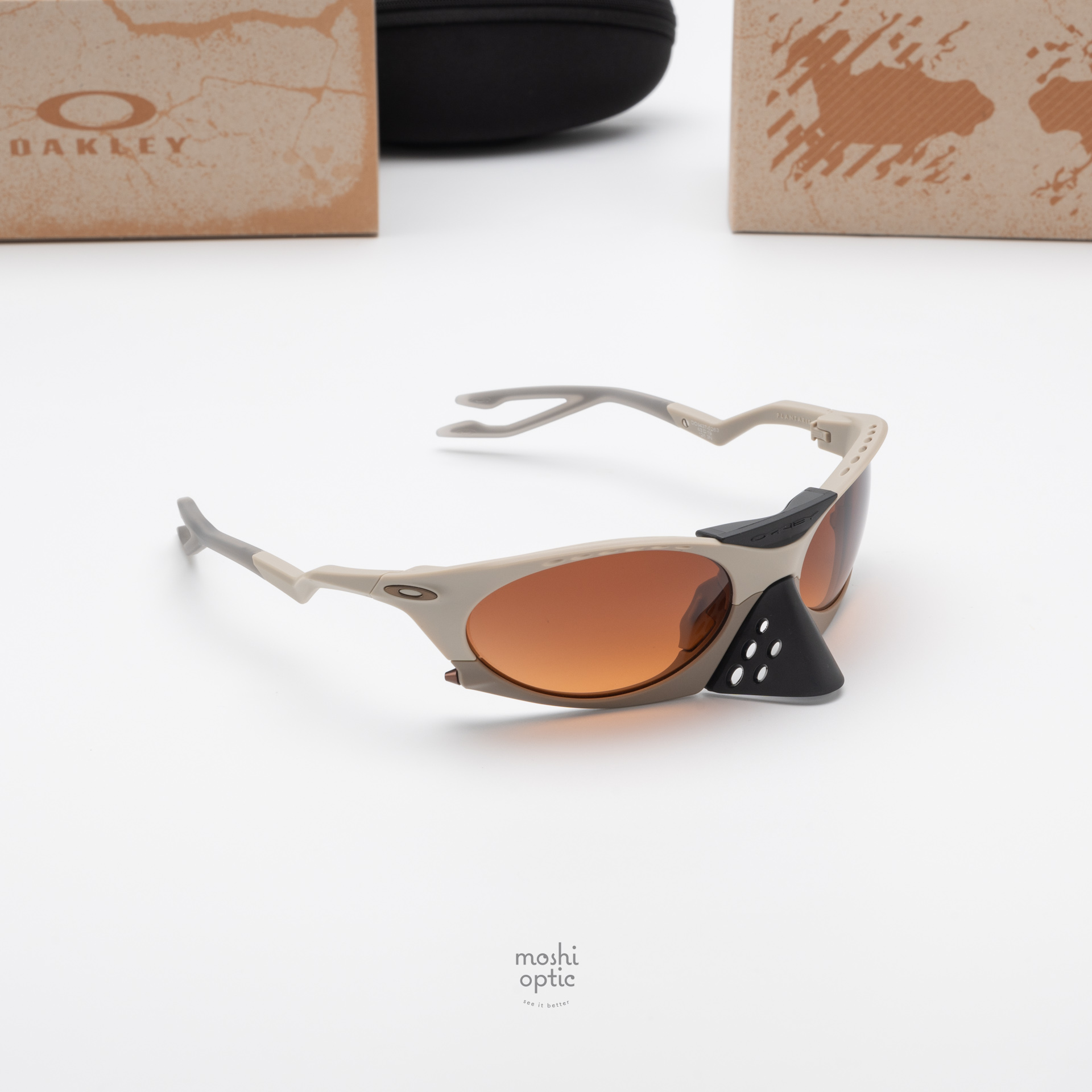 OAKLEY Plantaris OO9437-02 Matte Sand Prizm Brown Gradient
