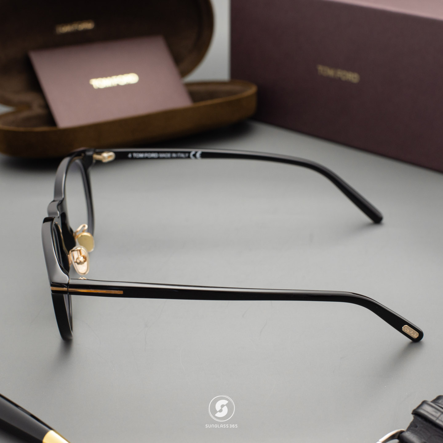 กรอบแว่น TOM FORD TF5725-D-B 001
