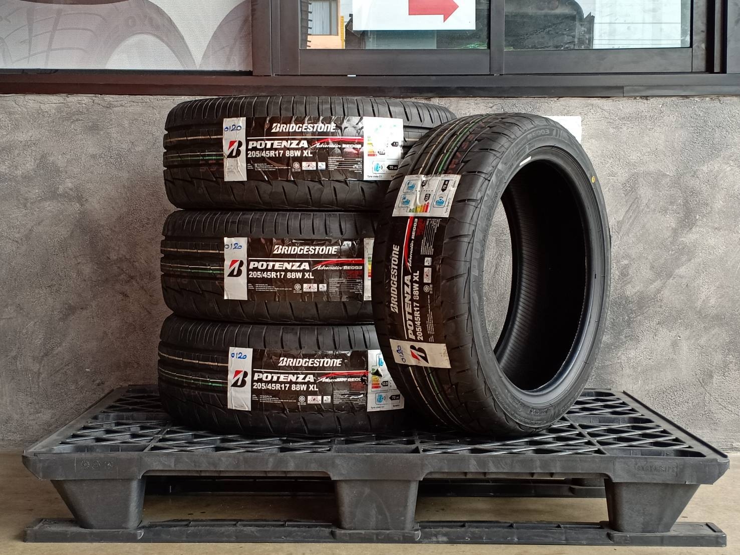 BRIDGESTONE 205/45R17 POTENZA RE003 88W XL MADE IN THAILAND