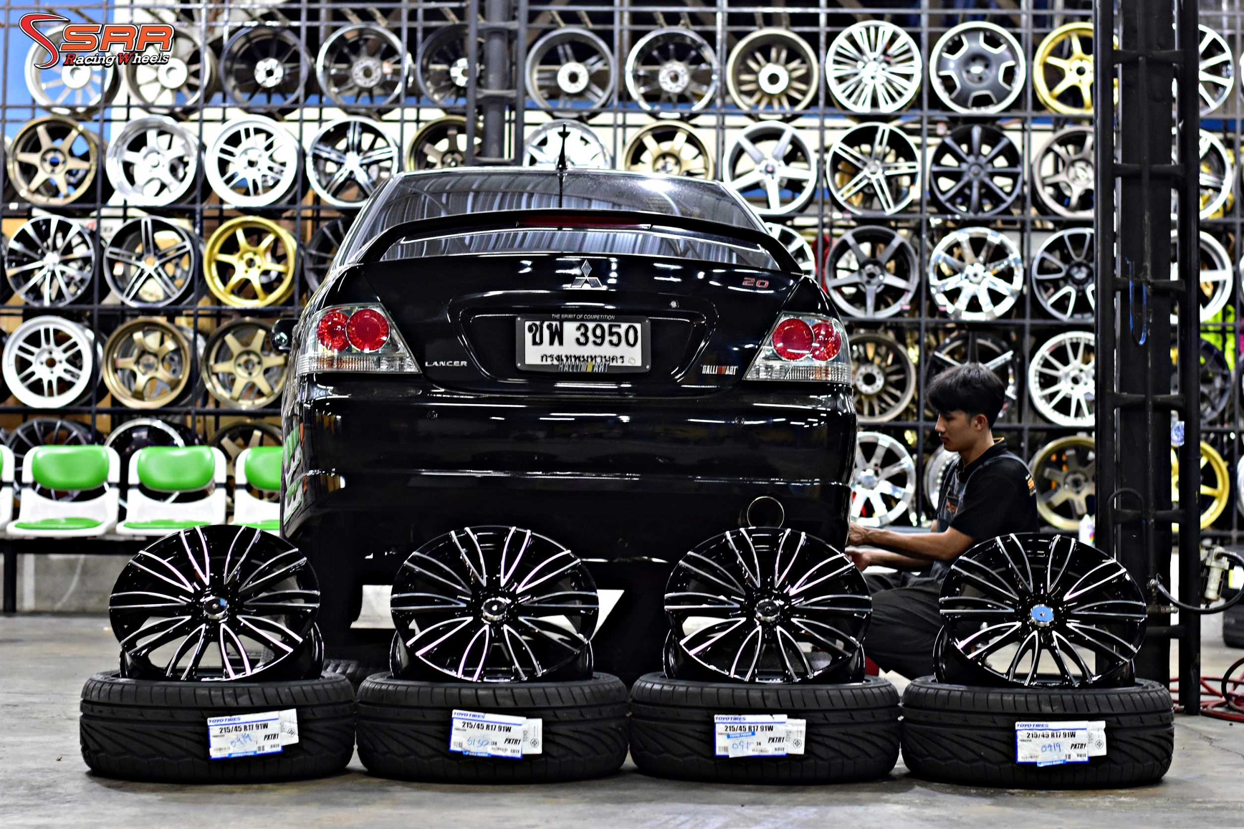 ล้อมาใหม่ ใส่เก๋ง VIP STATUS ขอบ17 ราคาถูก