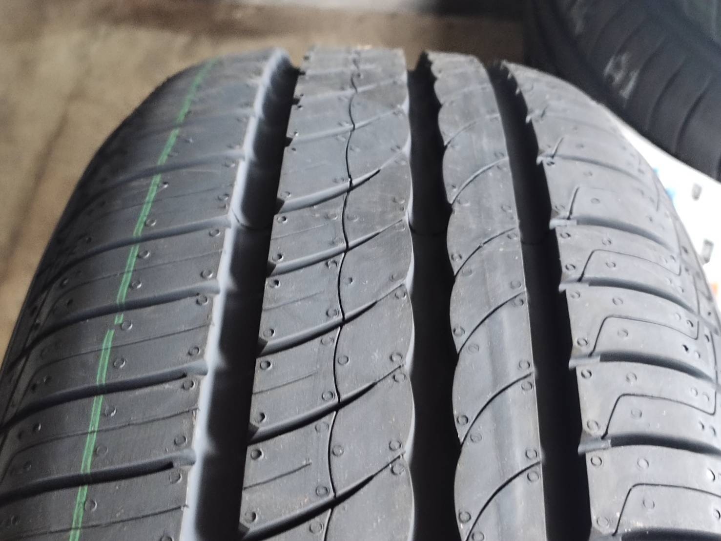 PIRELLI CINTURATO P1 195/65R15 91V MAXLOAD 615KG CHINA