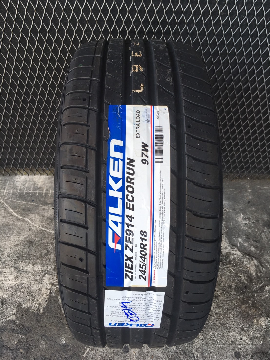 FALKEN ZE914 245/40-18 ปี19 ราคาพิเศษ