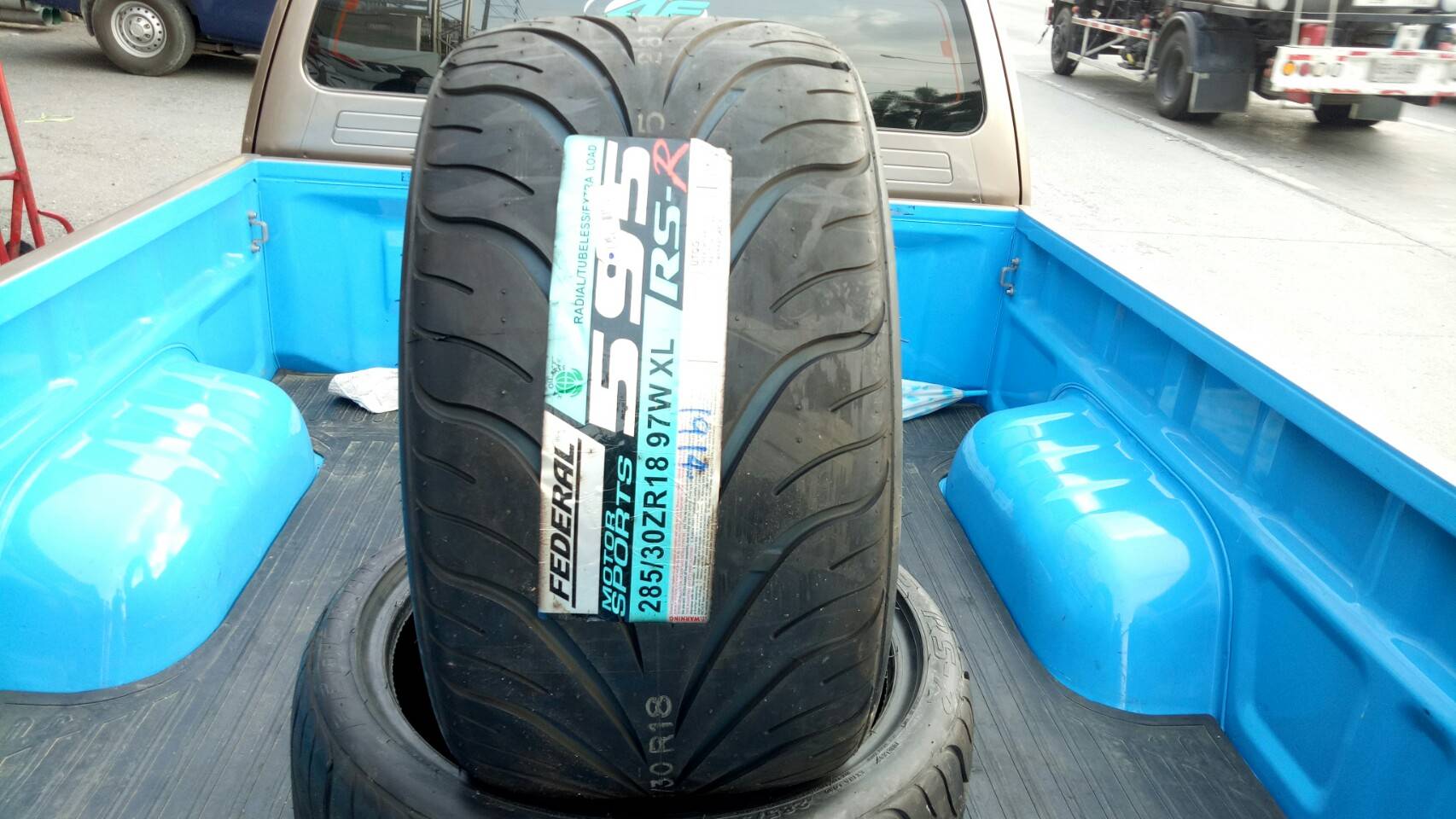 ยางใหม่ FEDERAL 595 RSR 285/30-18 ลดราคา กว่า70%