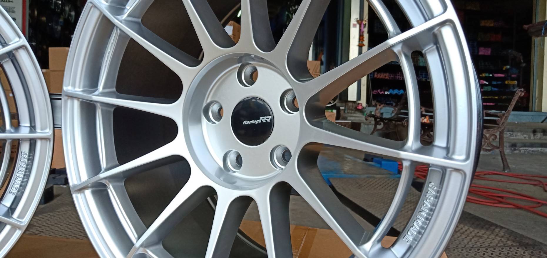 ล้อใหม่ ENKEI NT03RR ใส่เก๋ง ราคาพิเศษ สีซิลเวอร์