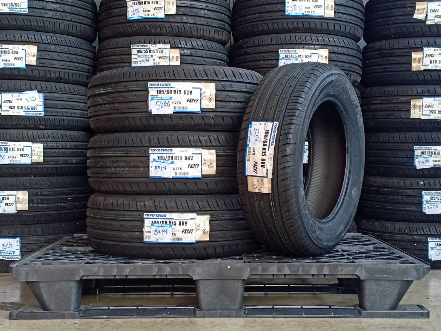 TOYO 195/60R15 PROXES CF2 88V MADE IN JAPAN