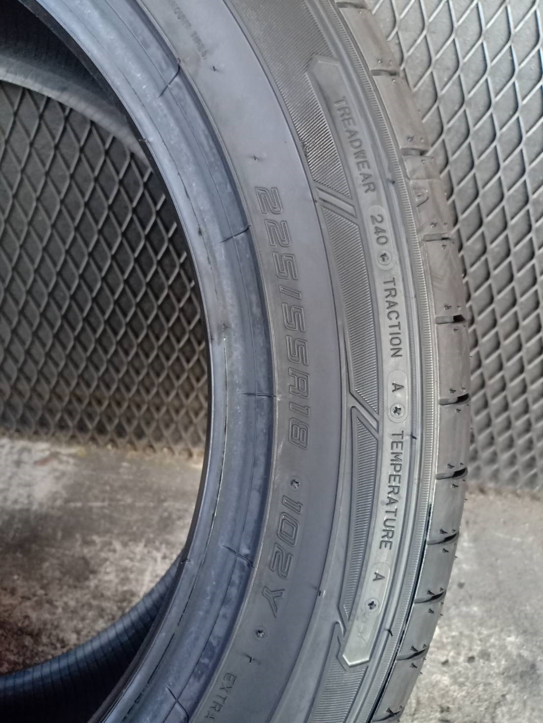 DUNLOP SPMAXX050 PLUS 225/55-18 เส้นละ 5500 ปกติ 8500