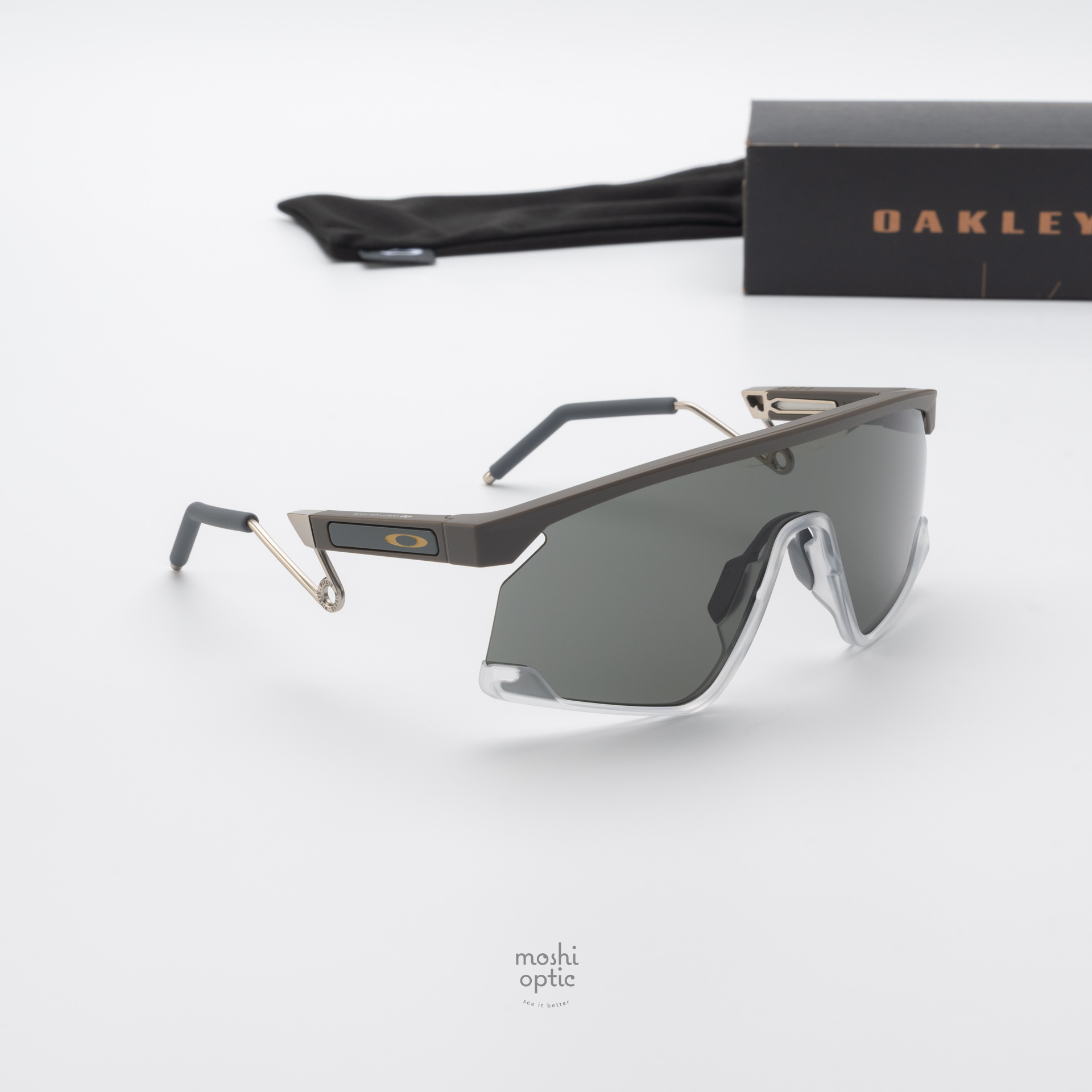 Oakley BXTR METAL OO9237-12 Prizm Grey