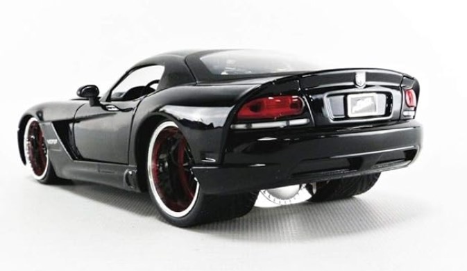 โมเดลรถ โมเดลรถยนต์ Fast & Furious Letty's Dodge Viper SRT10 2