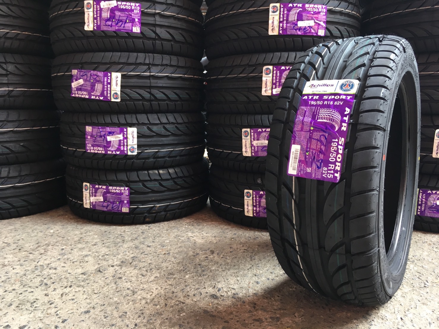 ยางใหม่ ACHILLES ATR 195/50-15 เส้น 550 บาท ปี15 ปกติ 2000